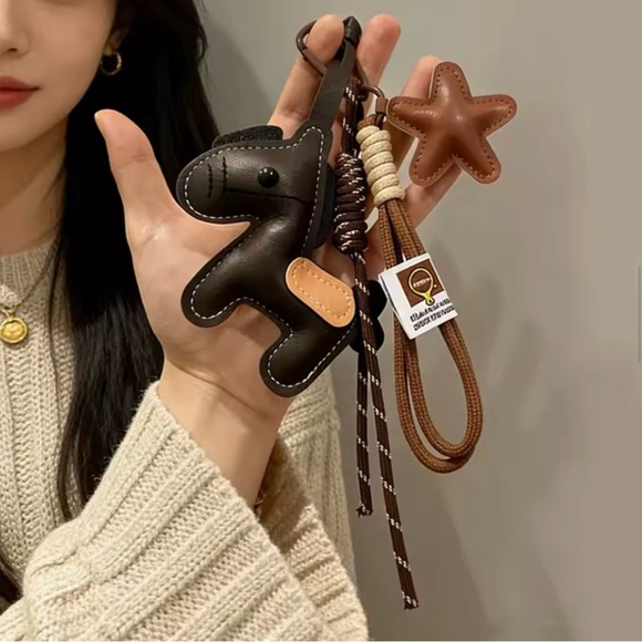 unbranded Accessories - NWOT *Pegasus* Brown Puffer Star Pony Bag Purse Loop Charm